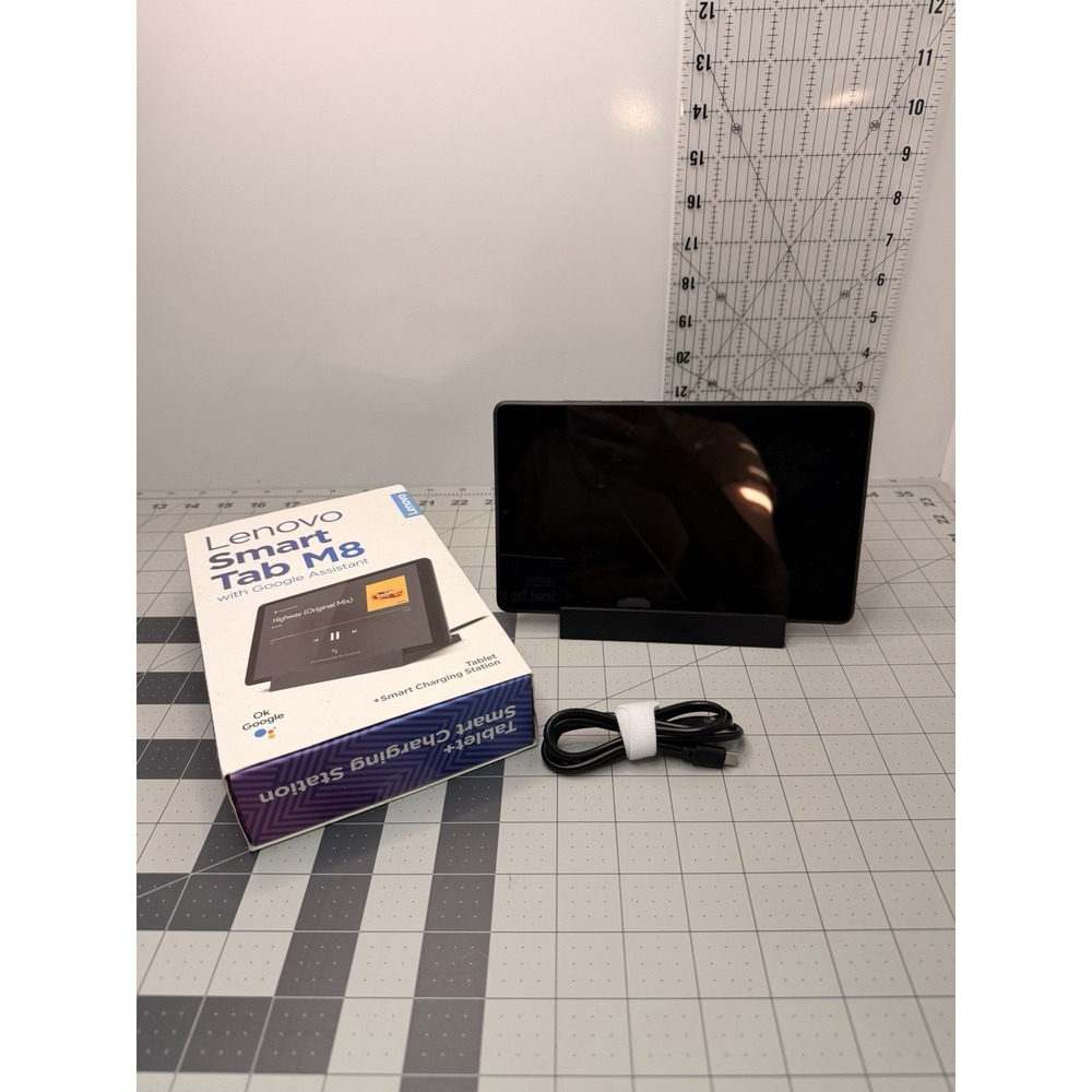 Lenovo Smart Tab M8 with Charging Station